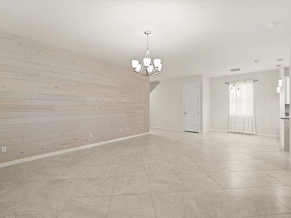 4th image of 5192 Chickadee St