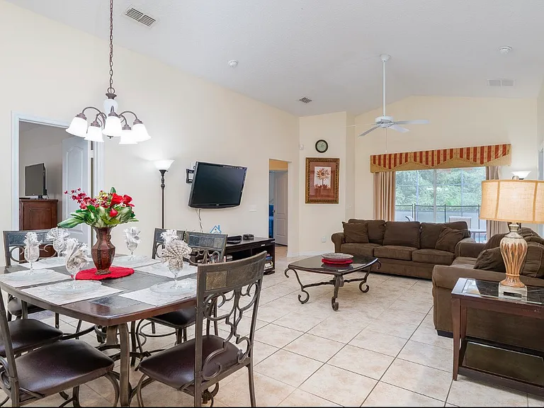 2178 Royal Ridge Dr — Photo 7