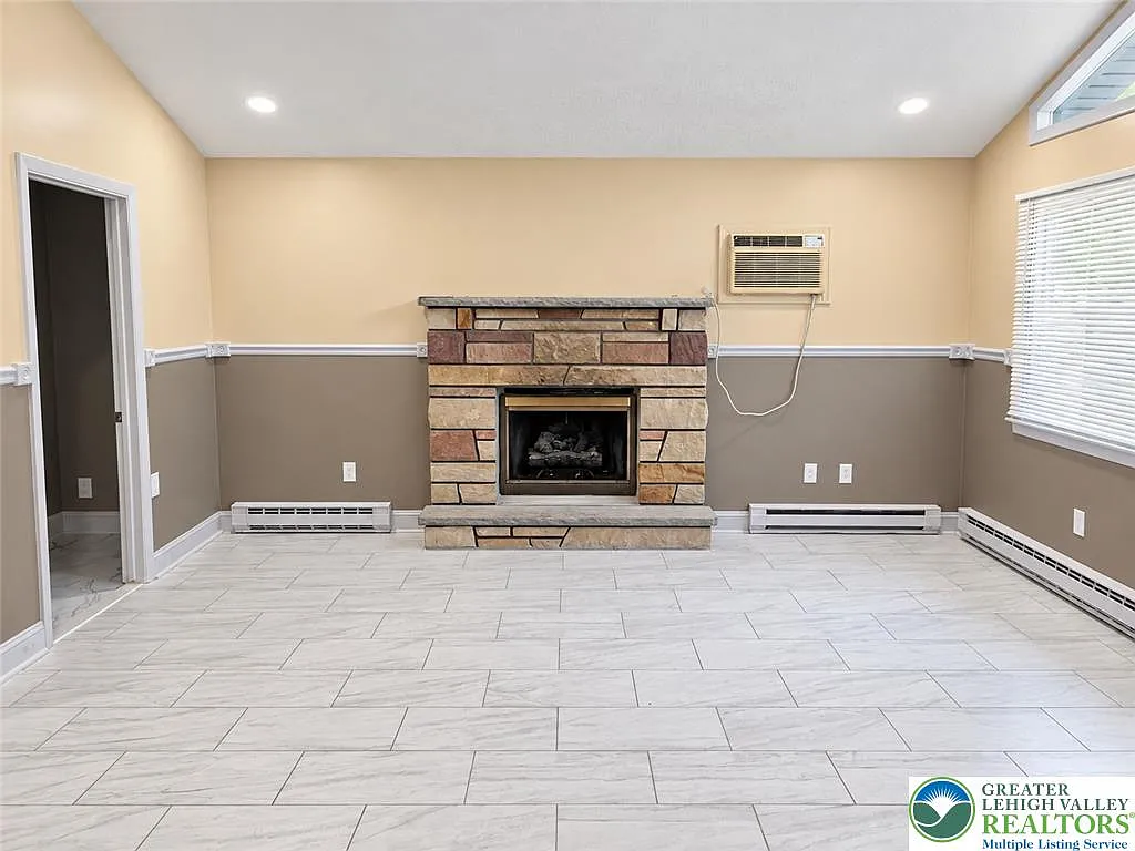 2 bed, 1.5 bath, 960 sqft, $1,800 — Photo 4