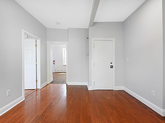 5th image of 17 Crawford St #2