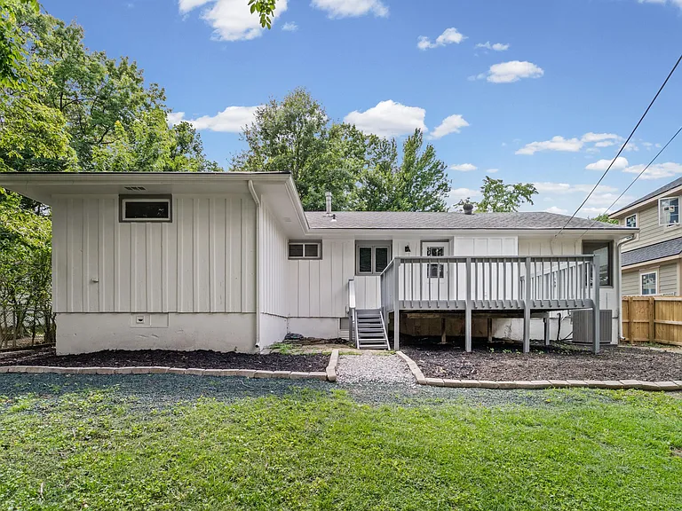 7809 Rosewood Dr — Photo 33