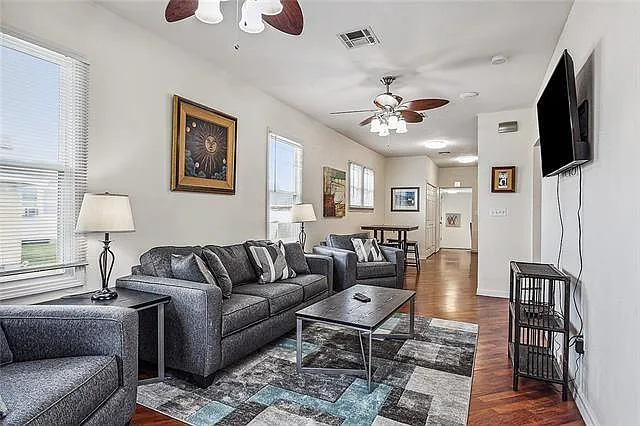 419 W Saint Bernard Hwy — Photo 3