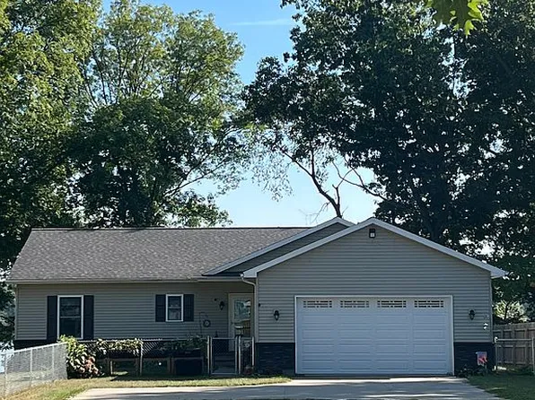 58241 James Dr, Three Rivers, MI 49093