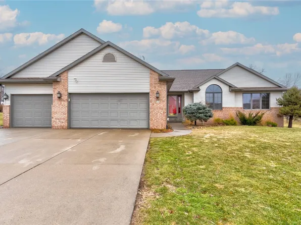 60 Shelly Dr, Robins, IA 52328