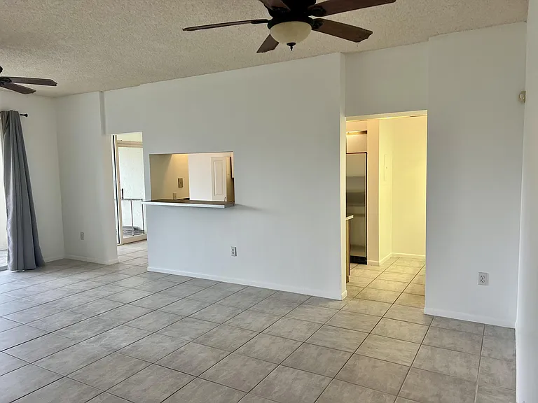 108 Half Moon Cir #B3 — Photo 7