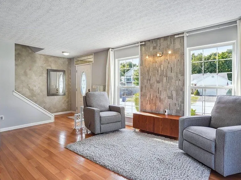 9126 Ellersly Dr — Photo 4