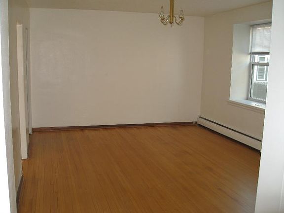 5th image of 1105 Hammond Ave #1