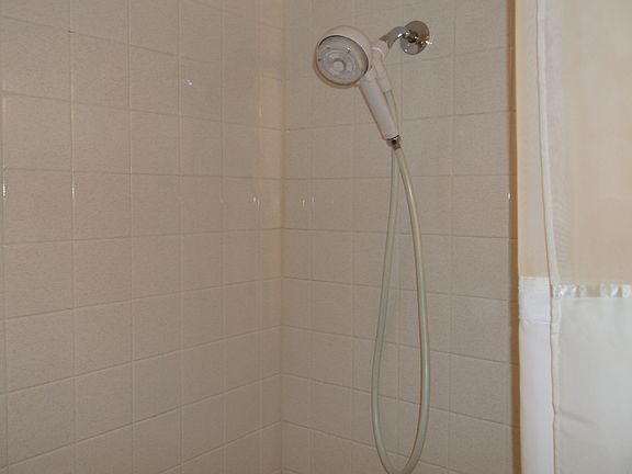 4th image of 842 Oxford Ct