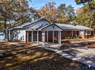 492 Pine Reach Dr, Kilmarnock, VA 22482