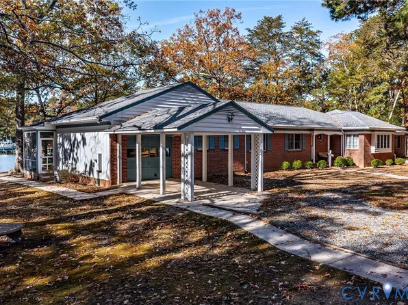 492 Pine Reach Dr, Kilmarnock, VA 22482