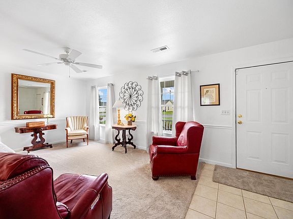5th image of 77 Flagstone Dr