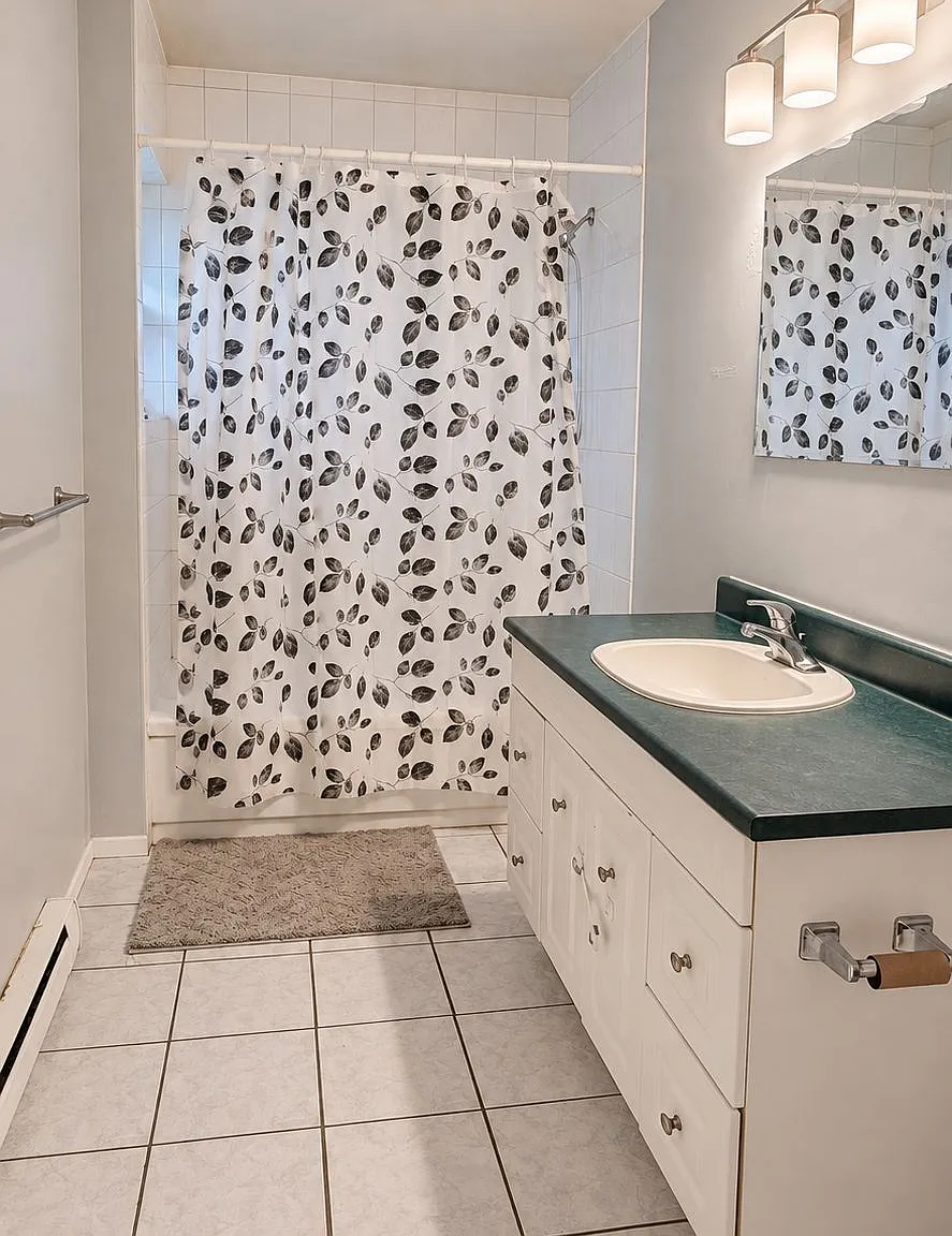 3 bed, $2,350 — Photo 4