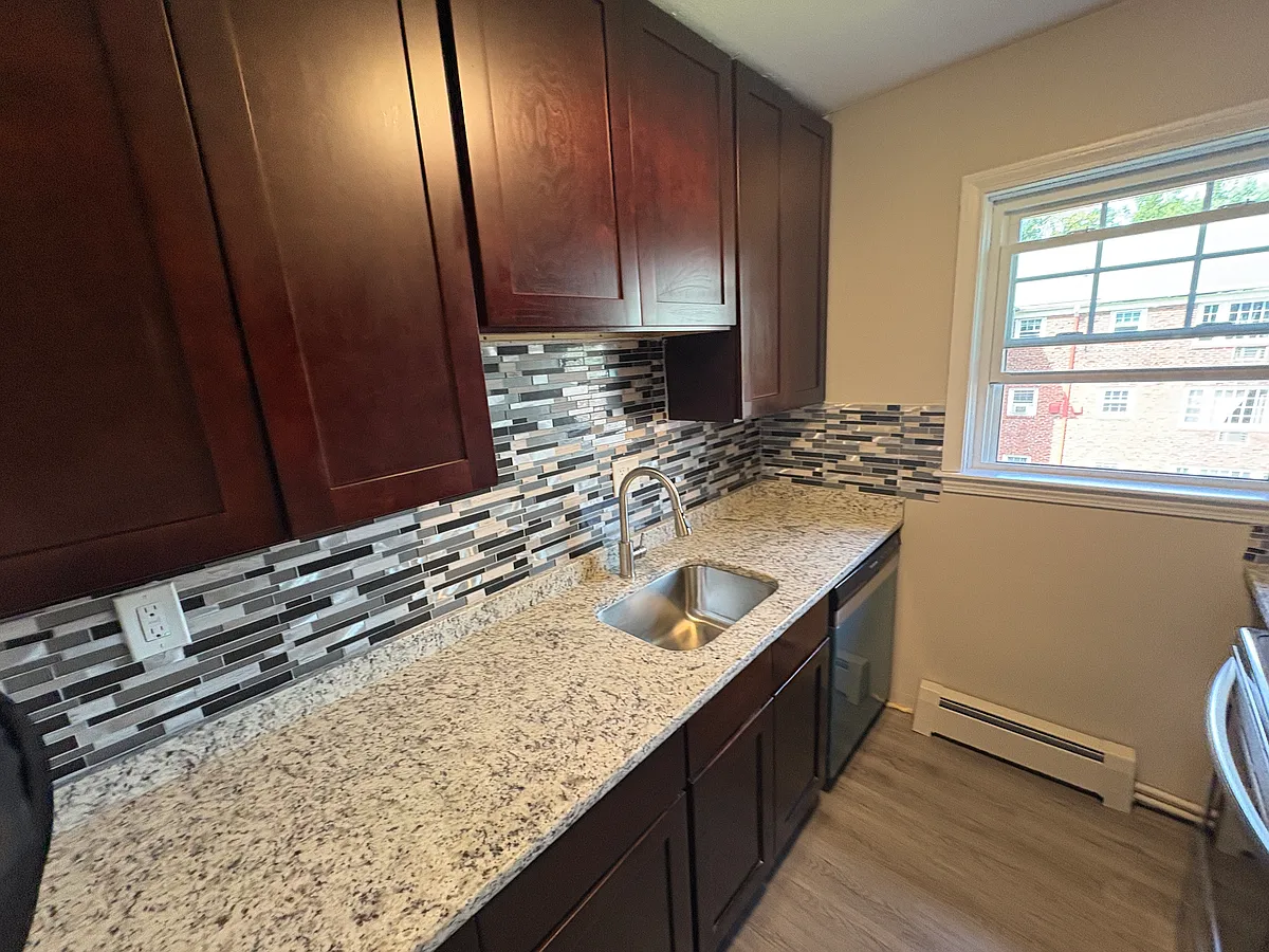 Building Photo - 30A Hillside St #29
