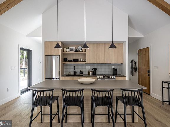 3rd image of 1022 Valley Burg Rd