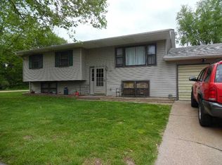 728 14th Ave NW, Clinton, IA 52732