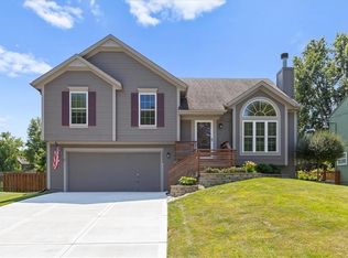 19999 W 219th Ter, Spring Hill, KS 66083