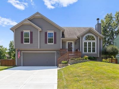 19999 W 219th Ter, Spring Hill, KS, 66083