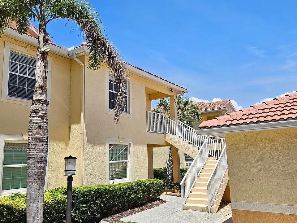 904 Casa Del Lago Way #904