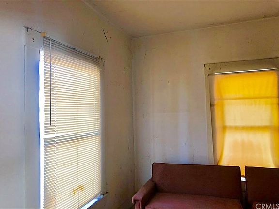 3rd image of 212 S San Mateo St