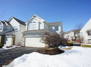 995 Viewpoint Dr, Lake In The Hills, IL 60156