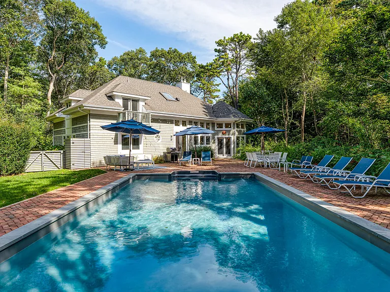 15 Farm Ln — Photo 1