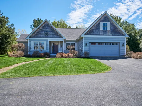 8 Clam Cove Drive, Rockport, ME 04856