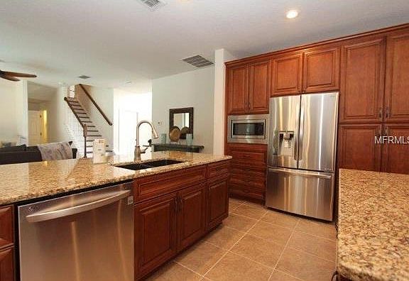 5th image of 2409 Northumbria Dr