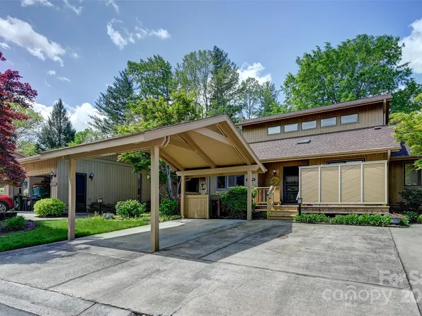 103 Red Oak Dr, Hendersonville, NC 28791