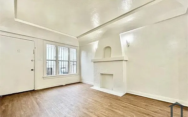 1 bed, 550 sqft, $2,100 — Photo 3