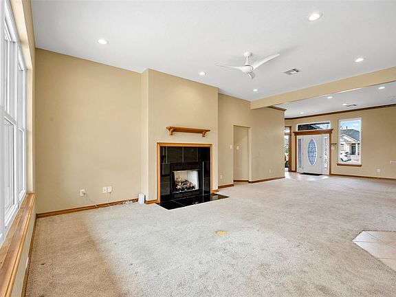 4th image of 7008 SW Angelwood Dr