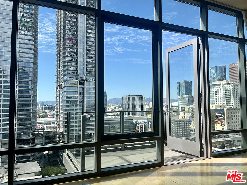 1 bed, 1.0 bath, 1010 sqft, $3,400 — Photo 3