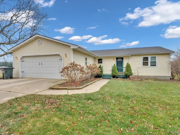 3032 Oak Grove Rd, North Branch, MI 48461