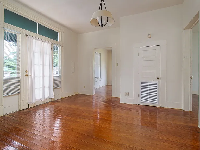 1211 Holly St — Photo 3