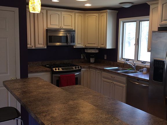 4th image of 260 Stoodley Pl
