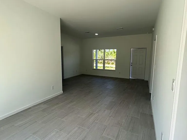 544 Highlands Lake Dr — Photo 4