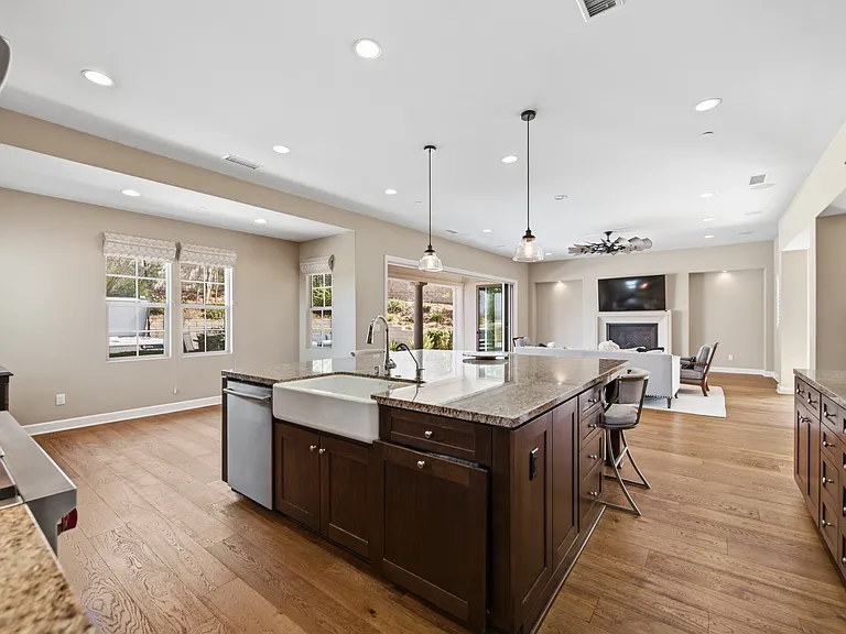 138 Mayflower St — Photo 16