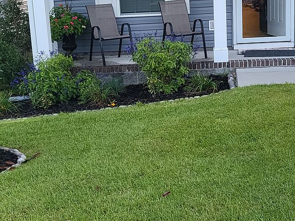 2nd image of 964 Yarrow Ln