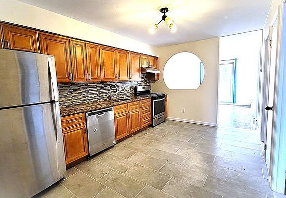 3rd image of 170-20 Lithonia Ave #1A