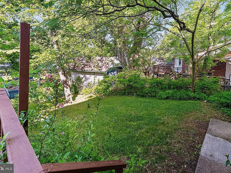 7608 Wellesley Dr — Photo 35