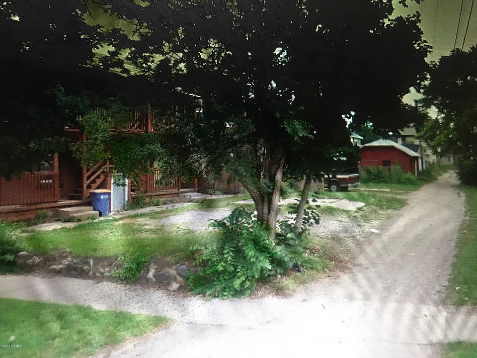 2nd image of 47 Putnam St SW