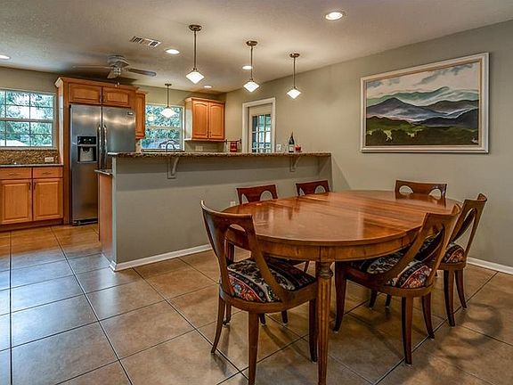 4th image of 1102 Gulf Oaks Dr