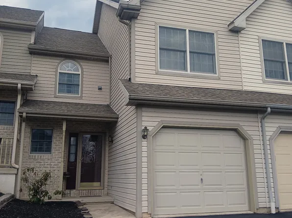 105 Hiddenwood Dr, Harrisburg, PA 17110