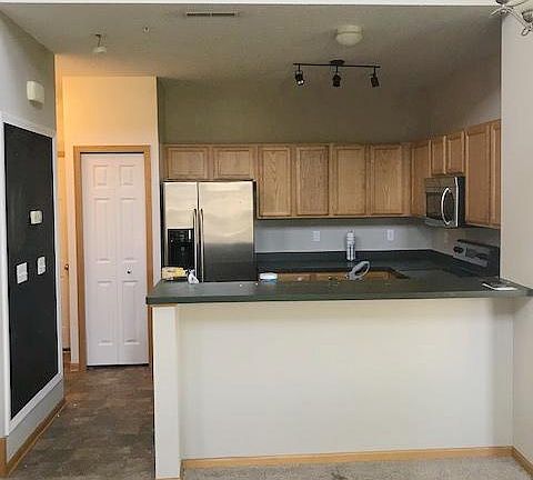 5th image of 1613 Legacy Pkwy E