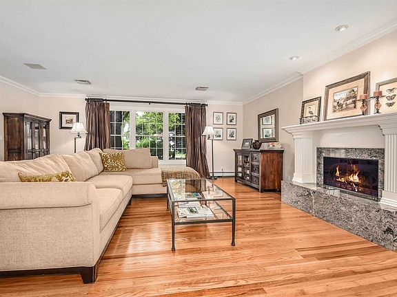 4th image of 9 Thorman Ln