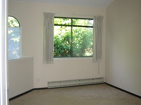 3rd image of 1279 Poplar Ave