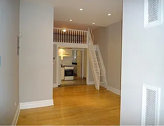 Rented by R New York