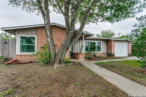 538 Lanark Dr Photo 1