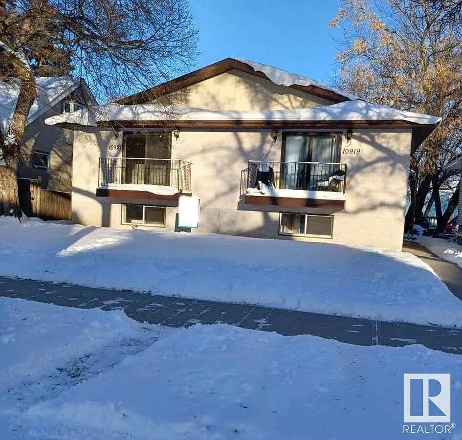 Spacious 2 Bedroom,Main Floor*In Suite Laundry*Great Location — Photo 1
