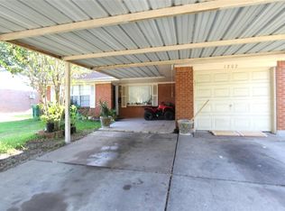 1202 Glenmore Dr, Pasadena, TX 77503