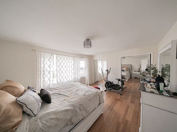 5th image of 3235 34th St